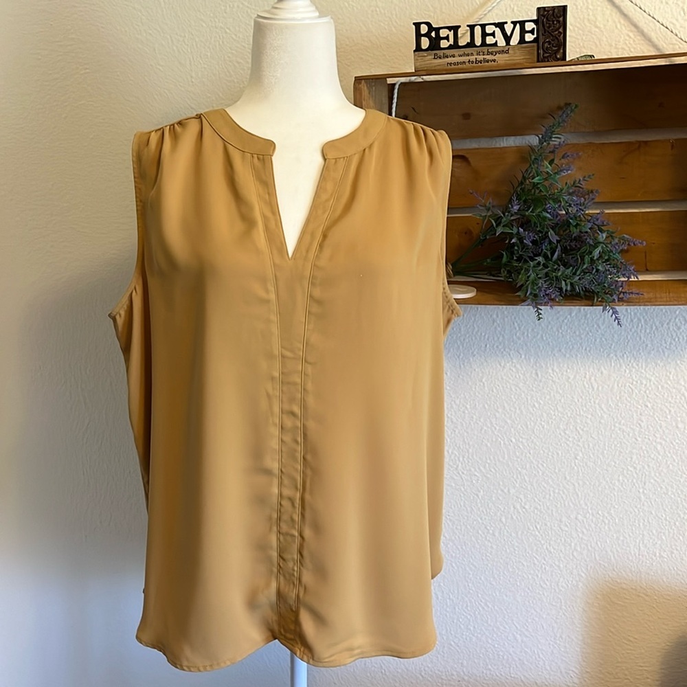 Zenana SleevelessTop Size Large